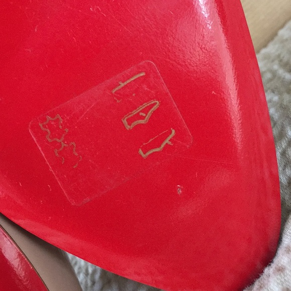 Christian Louboutin Merci Allen Pumps - Picture 7 of 8